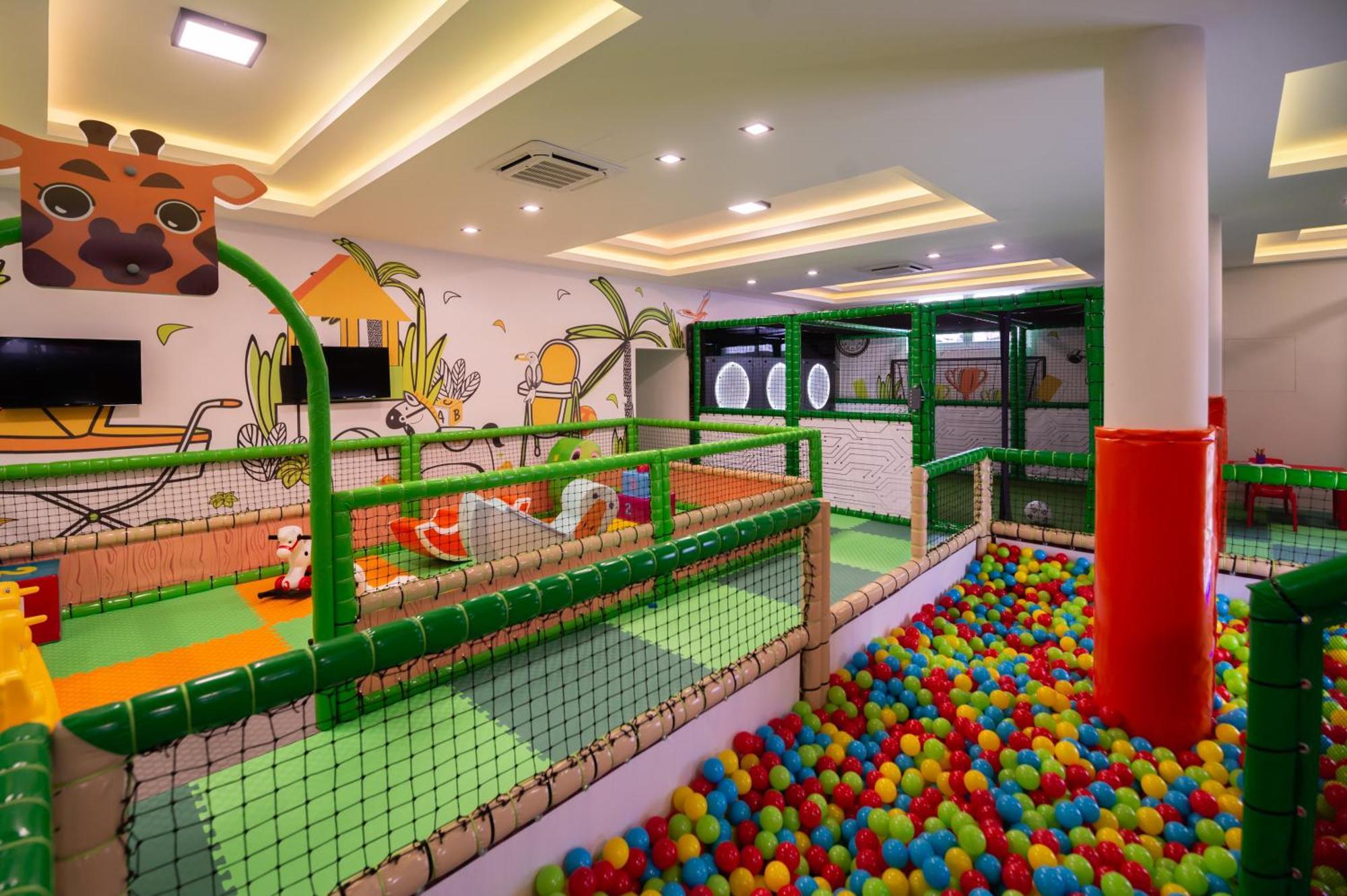 Hotel Nest Биелина Екстериор снимка