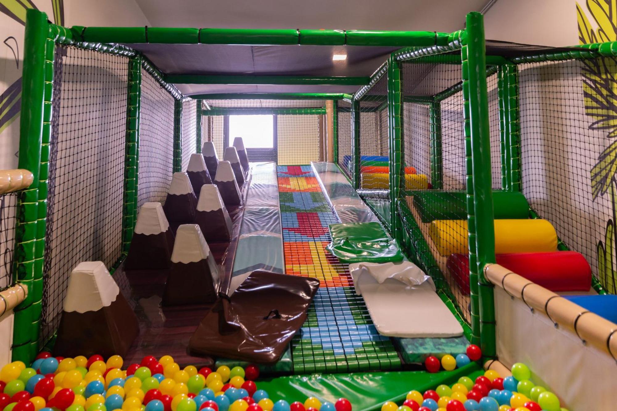 Hotel Nest Биелина Екстериор снимка
