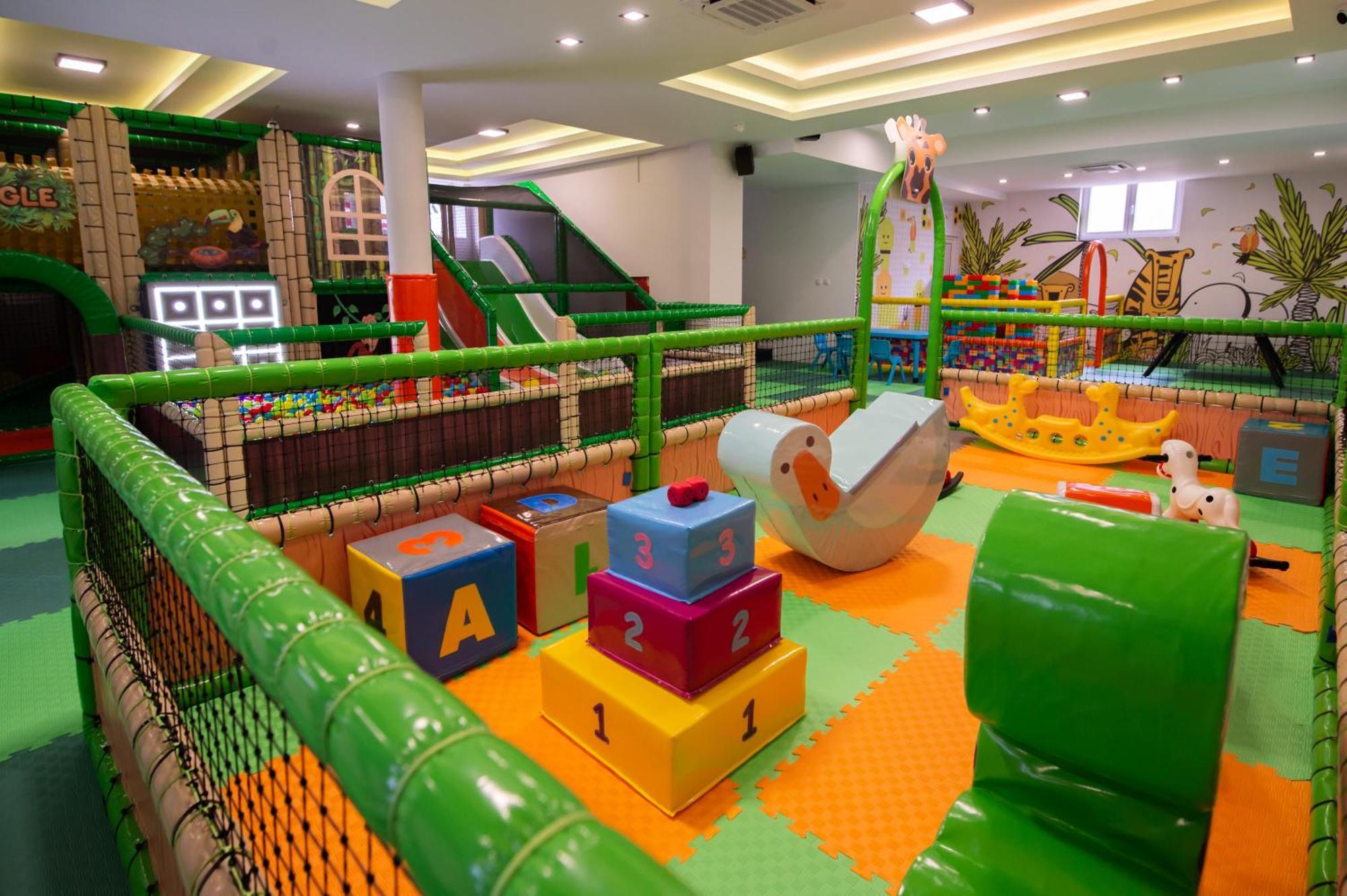 Hotel Nest Биелина Екстериор снимка