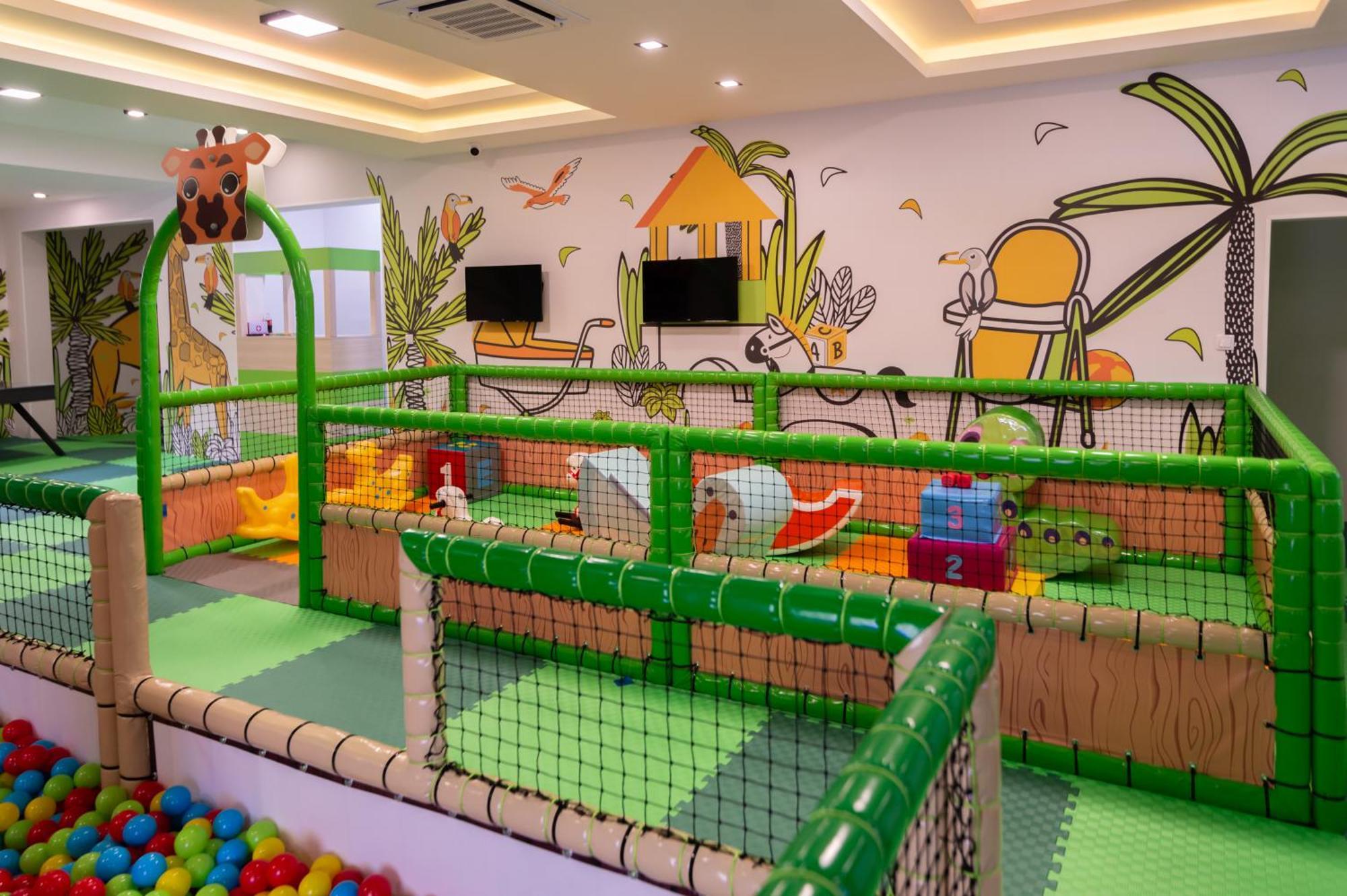 Hotel Nest Биелина Екстериор снимка