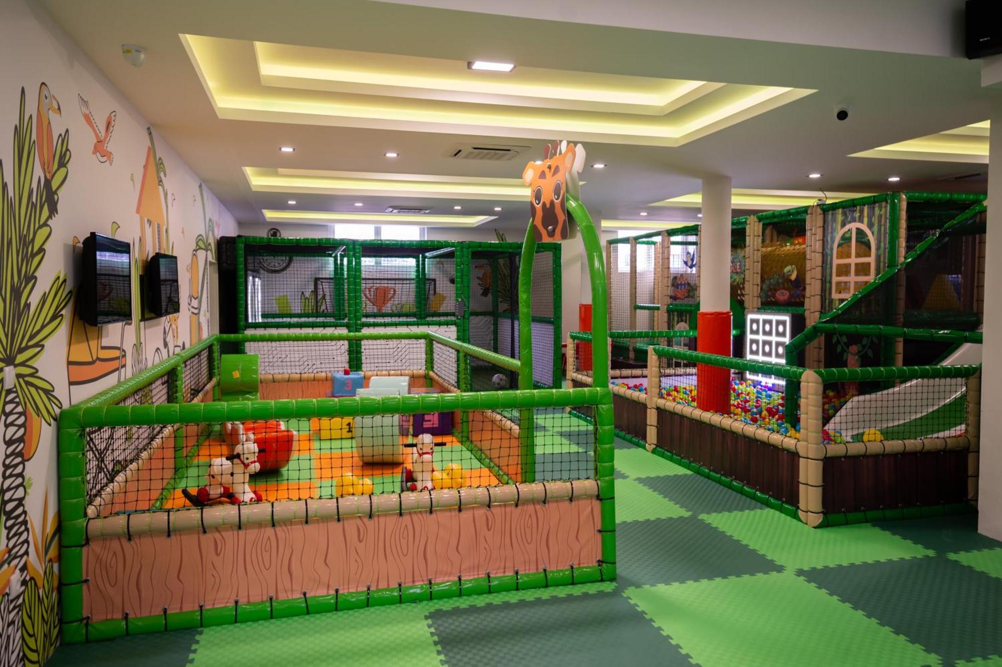 Hotel Nest Биелина Екстериор снимка