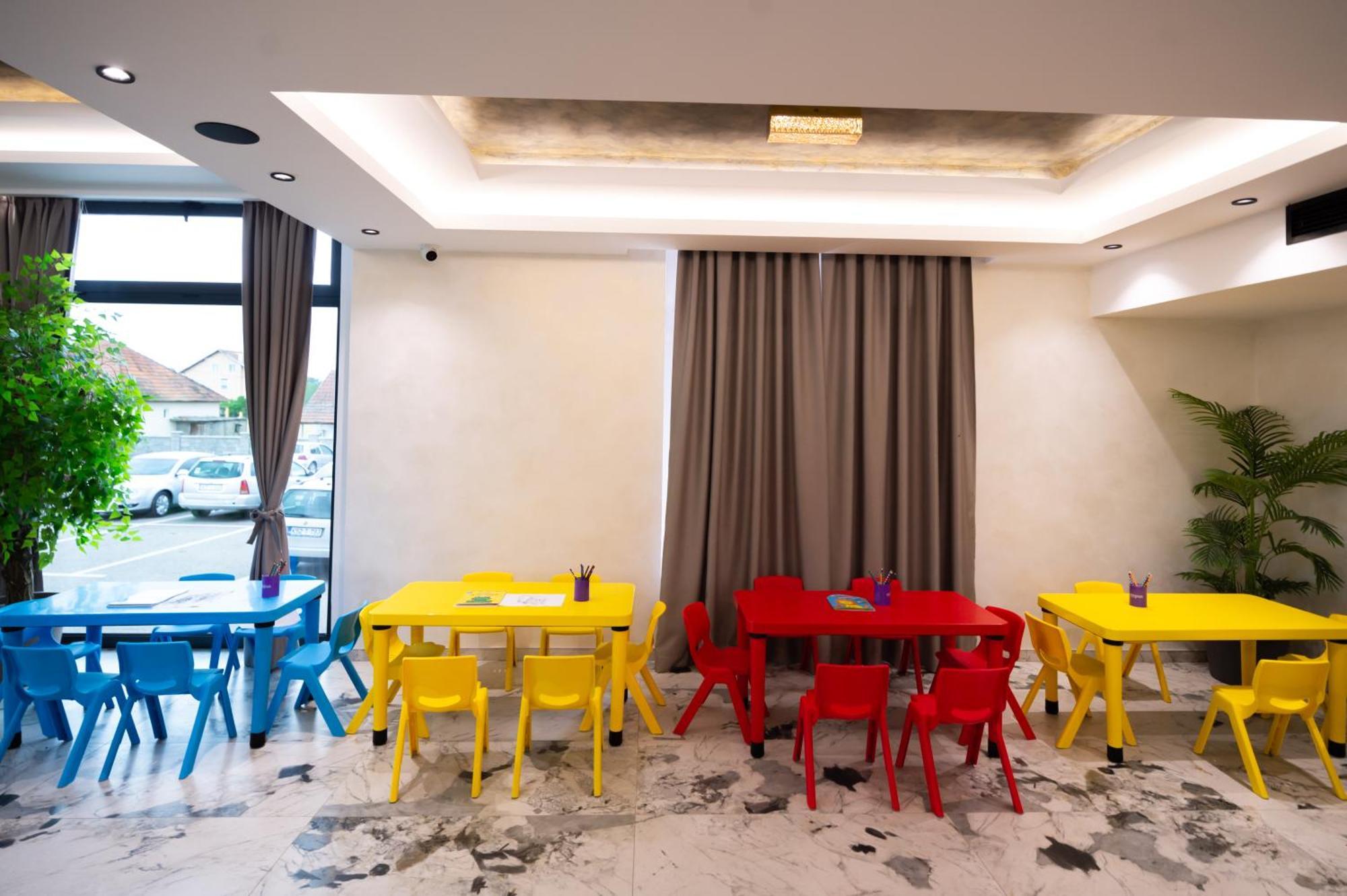 Hotel Nest Биелина Екстериор снимка