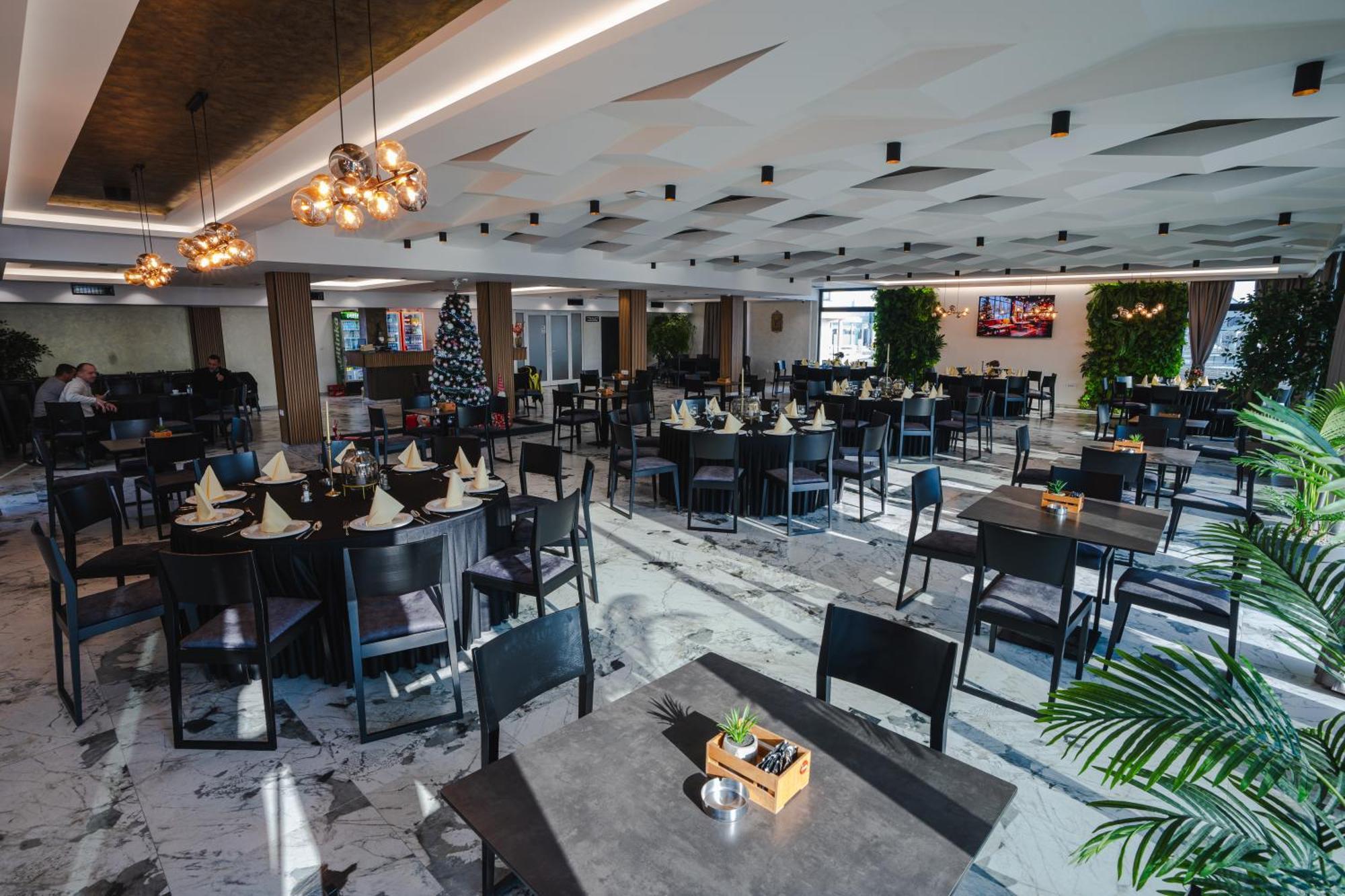 Hotel Nest Биелина Екстериор снимка