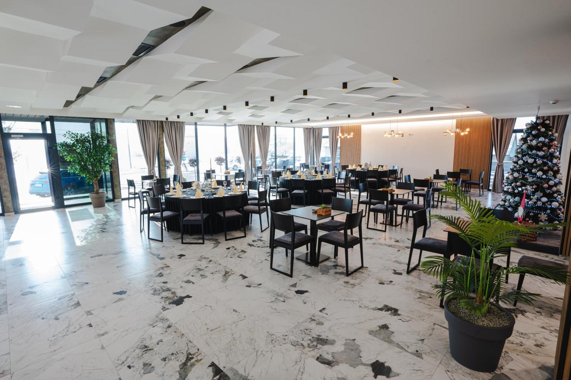 Hotel Nest Биелина Екстериор снимка