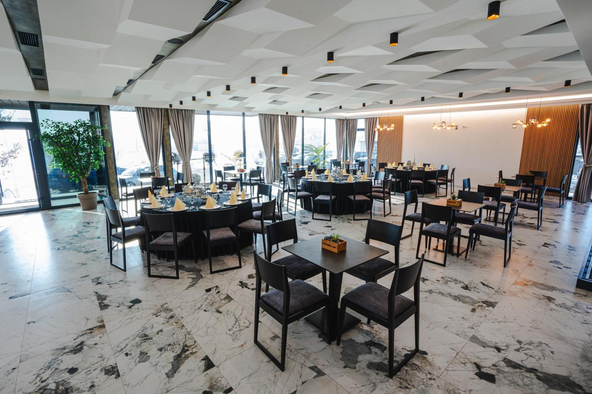 Hotel Nest Биелина Екстериор снимка