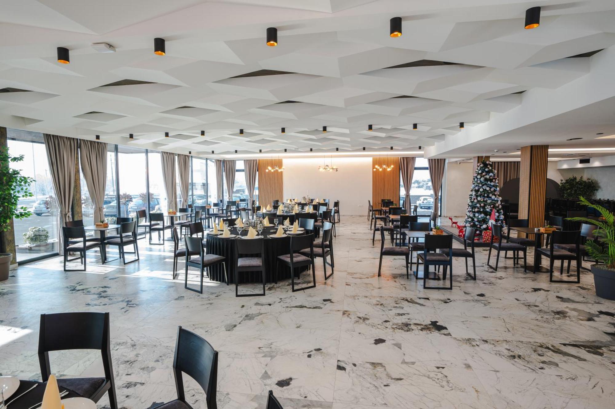 Hotel Nest Биелина Екстериор снимка