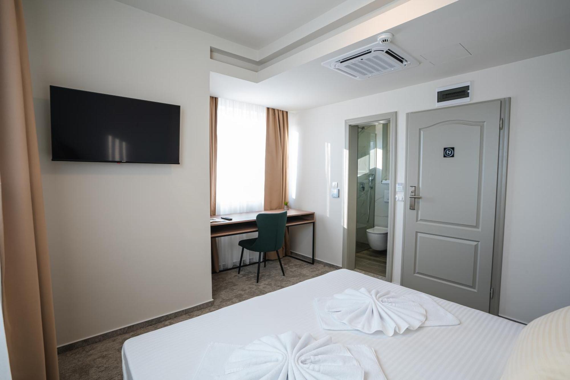 Hotel Nest Биелина Екстериор снимка