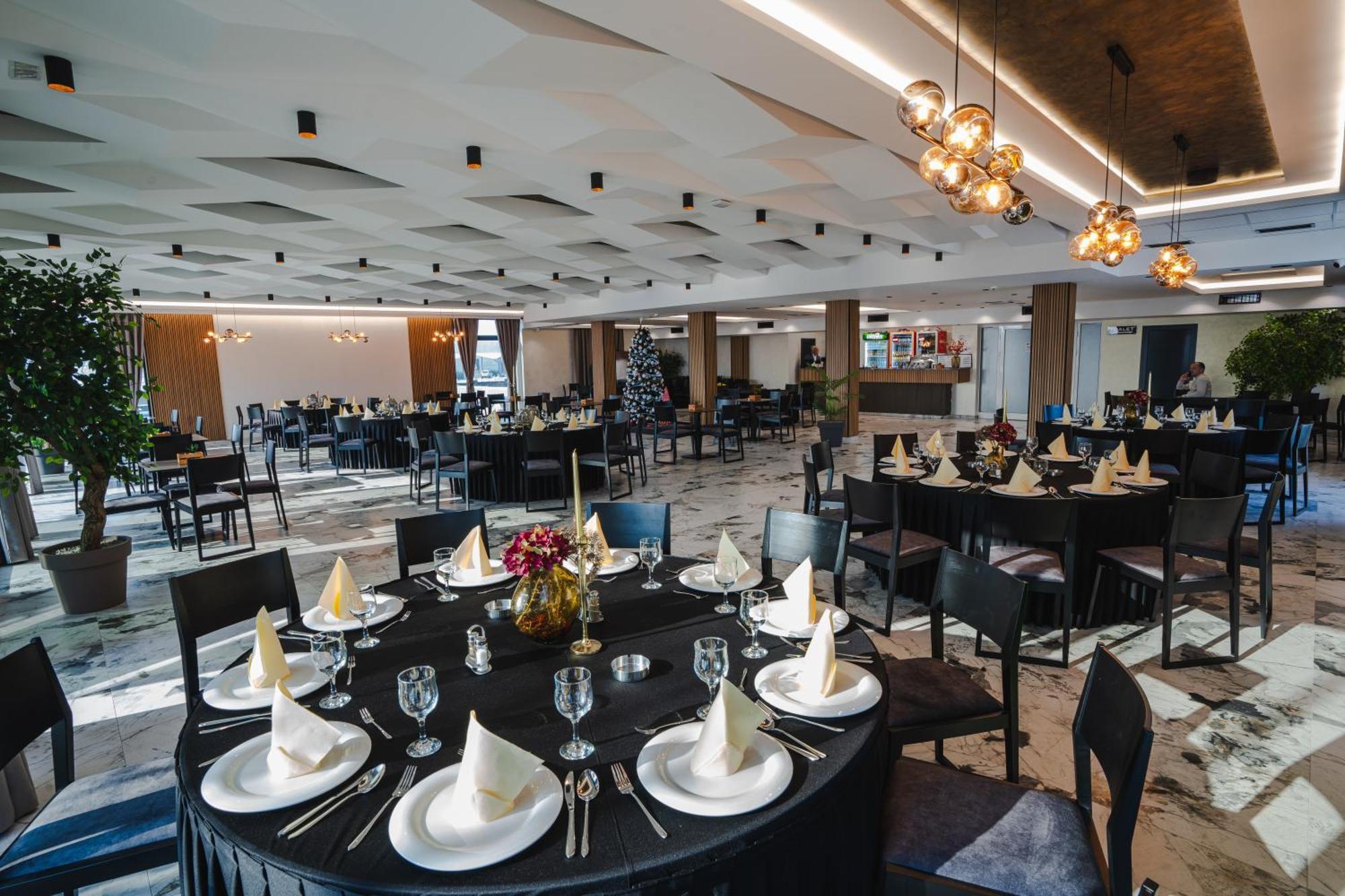 Hotel Nest Биелина Екстериор снимка