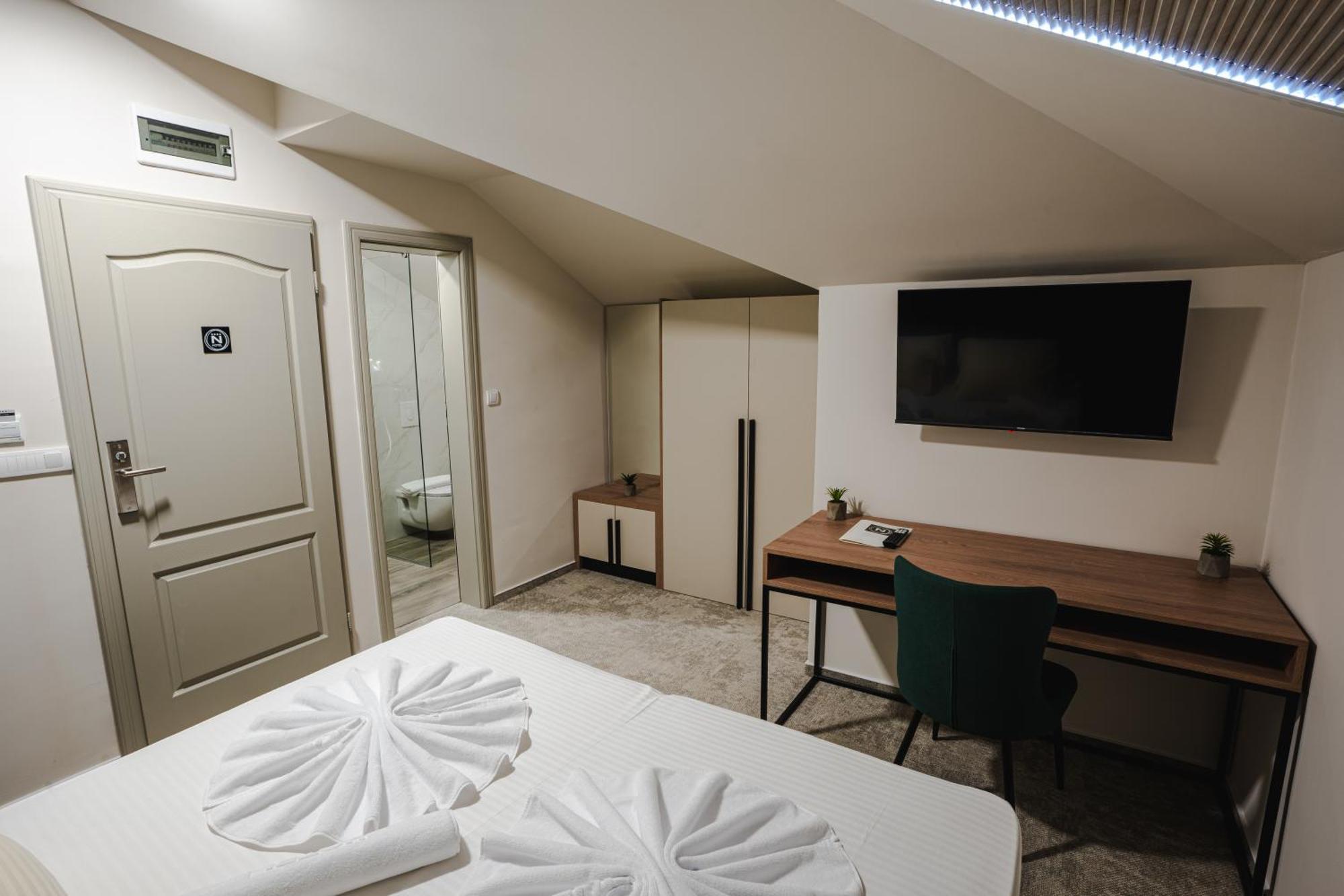 Hotel Nest Биелина Екстериор снимка
